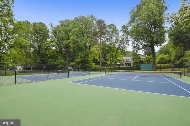a view of a tennis court