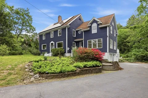 $1,248,000 | 106 Concord Road, Bedford, MA 01730