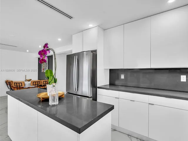 $1,250,000 | 440 Southeast 8th Avenue, Pompano Beach, FL 33060