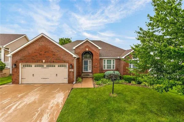 $445,900 | 4503 Wilshire Drive South, St. Joseph, MO 64506