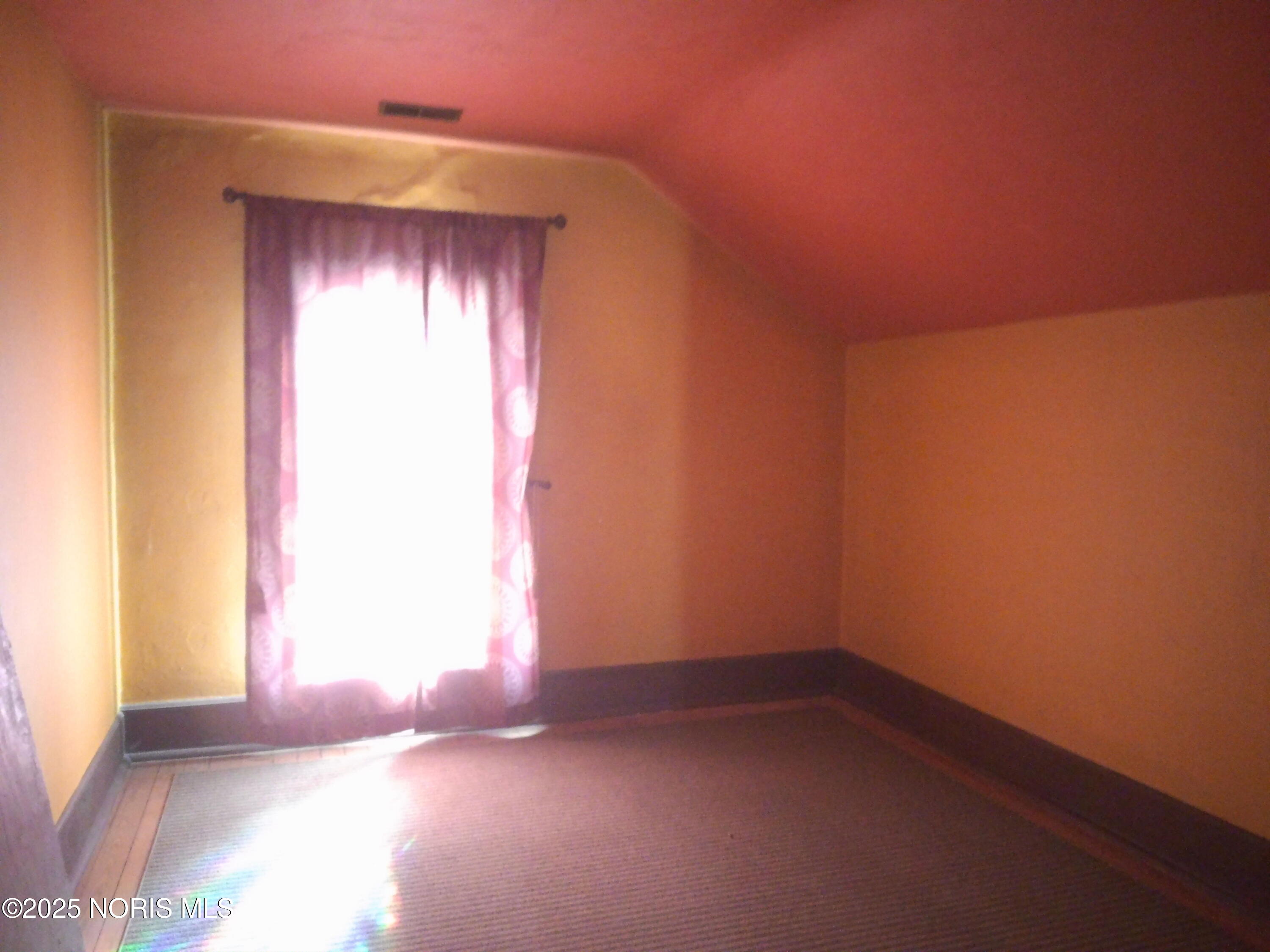 310 Hopkins Street Defiance, OH 43512 - Photo 6 of 10 2021_0127_043841_006