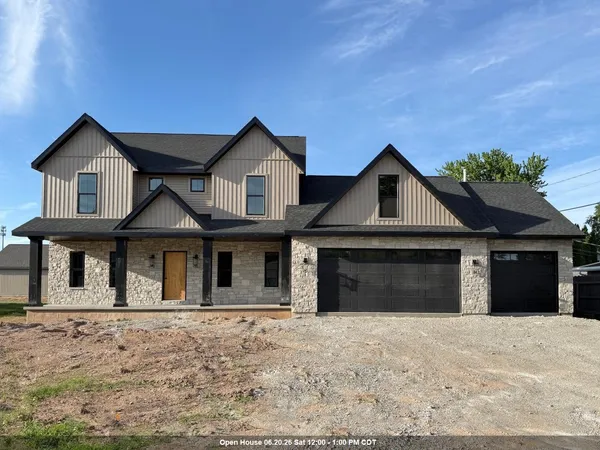 $749,900 | 409 Jerelyn Court, Combined Locks, WI 54113