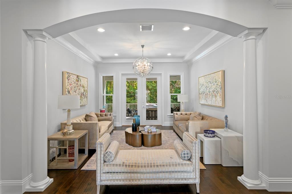 2604 South Bryant Circle Tampa, FL 33629 - Photo 14 of 49 a living room with furniture and a large window