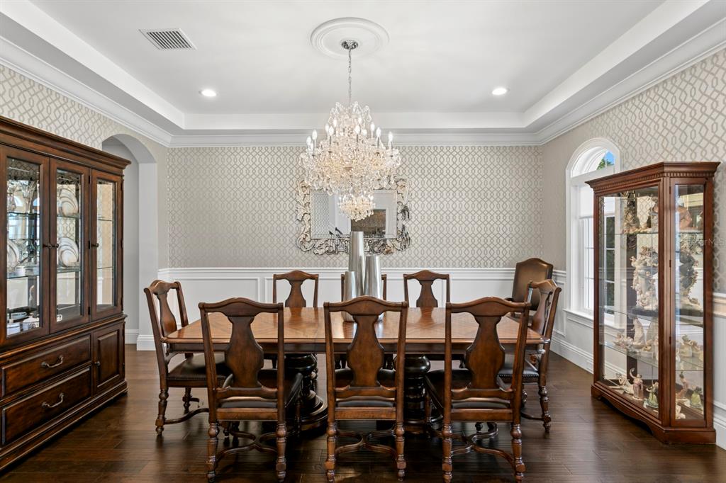 2604 South Bryant Circle Tampa, FL 33629 - Photo 20 of 49 a view of a dining room with furniture window and outside view