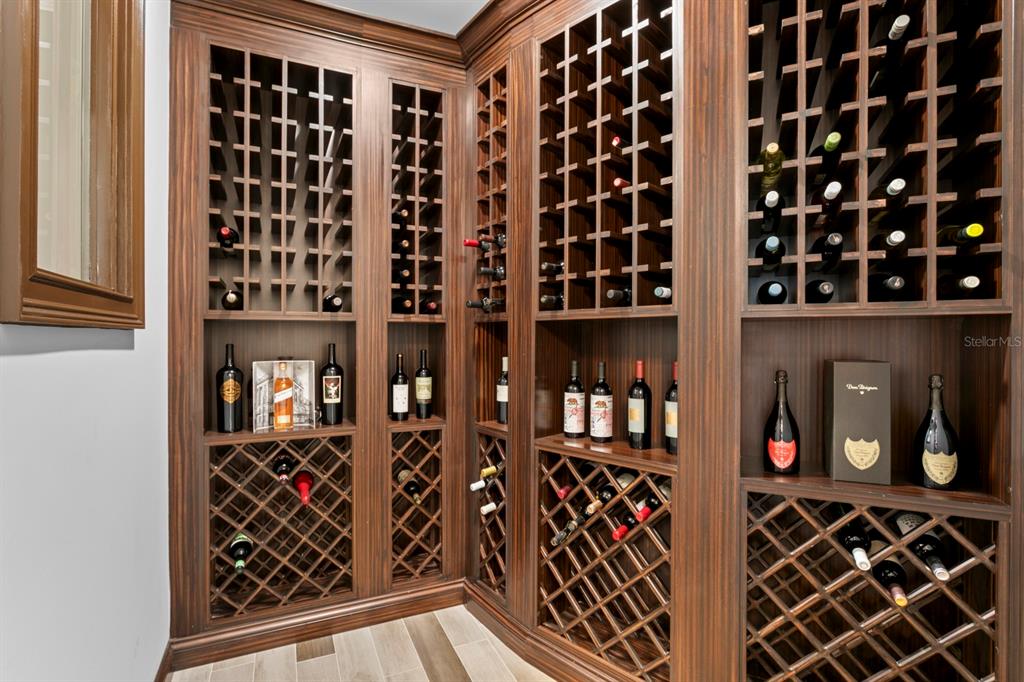 2604 South Bryant Circle Tampa, FL 33629 - Photo 21 of 49 a view of wooden balcony