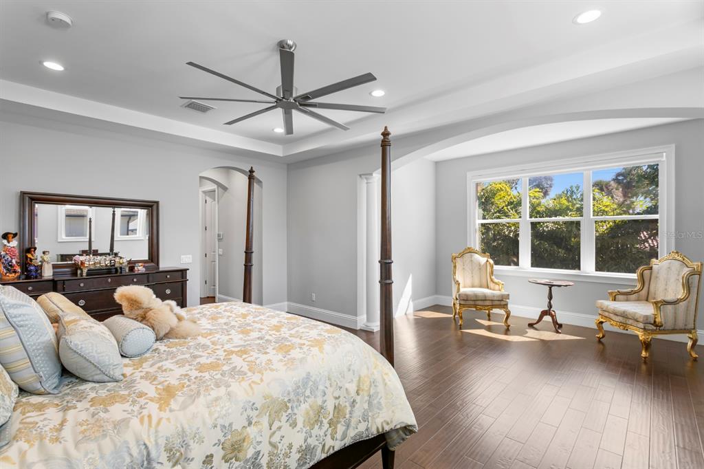 2604 South Bryant Circle Tampa, FL 33629 - Photo 31 of 49 a bedroom with a bed and a large window