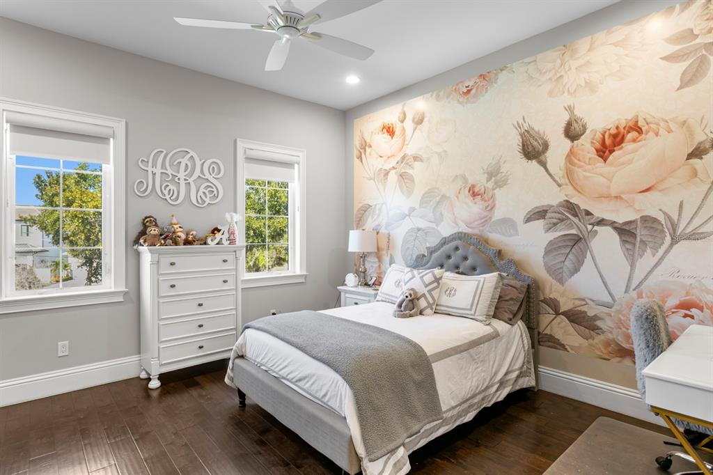 2604 South Bryant Circle Tampa, FL 33629 - Photo 33 of 49 a bedroom with a large bed and a window