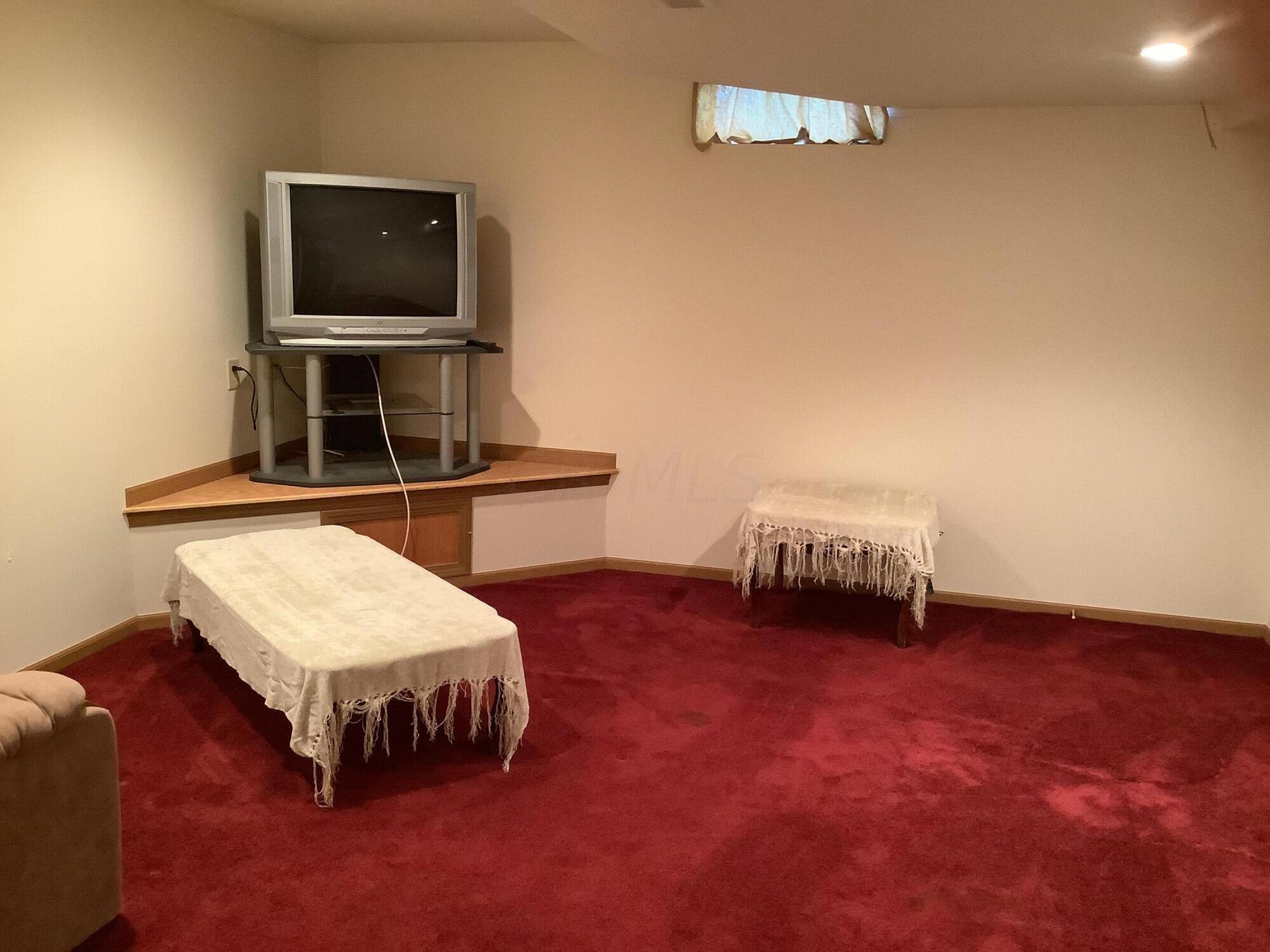 8056 Rodebaugh Road Reynoldsburg, OH 43068 - Photo 37 of 39 Rec room