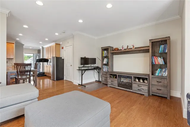 $3,200 | 50 Clemence Street, Unit 50, Cranston, RI 02920