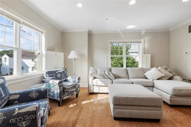 $3,200 | 50 Clemence Street, Unit 50, Cranston, RI 02920