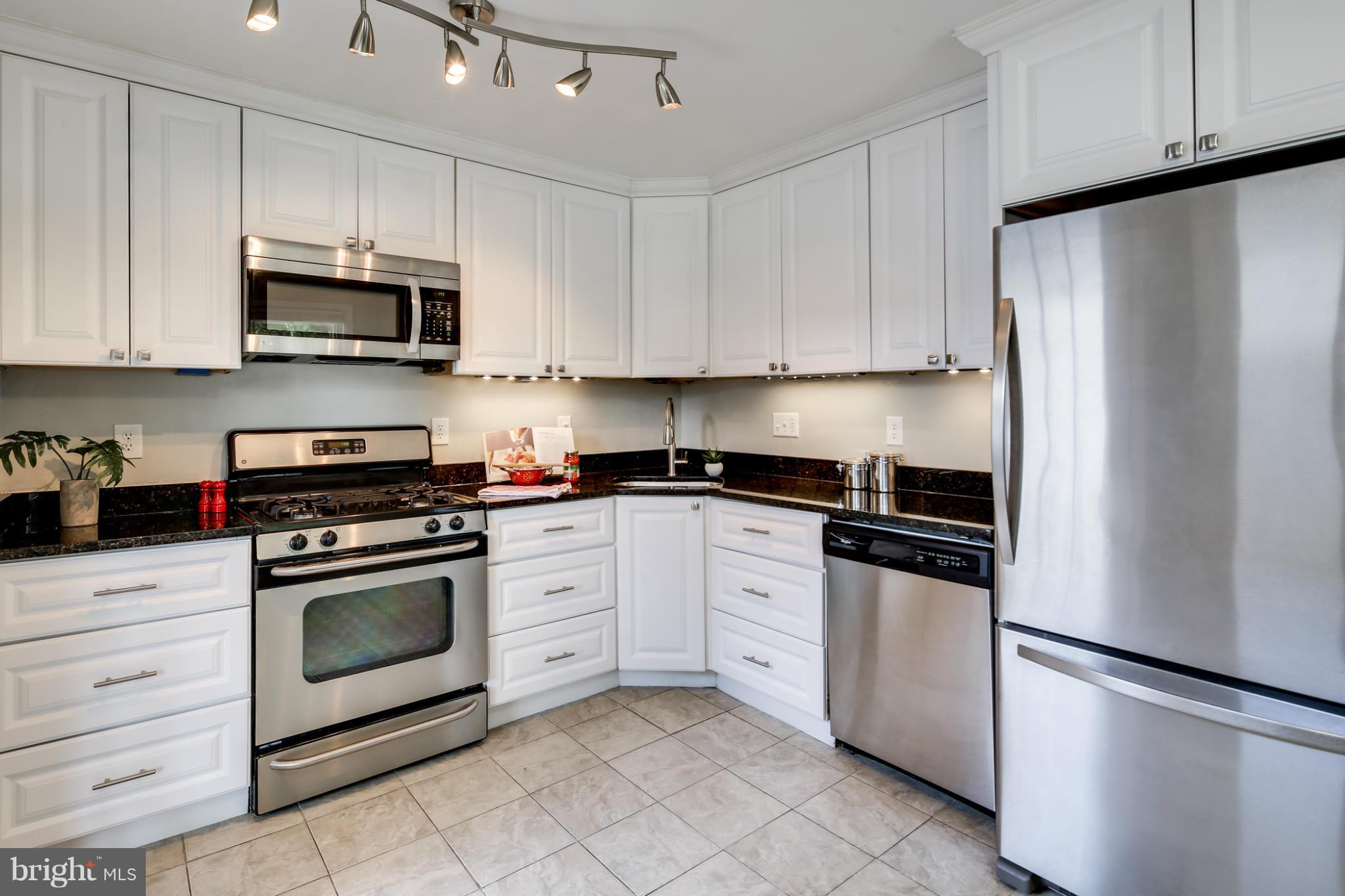 546 Shipley Road Linthicum Heights, MD 21090 - Photo 22 of 29 Kitchen