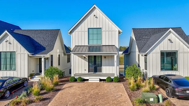 $599,000 | 40 Waterside Way, Ottawa, IL 61350