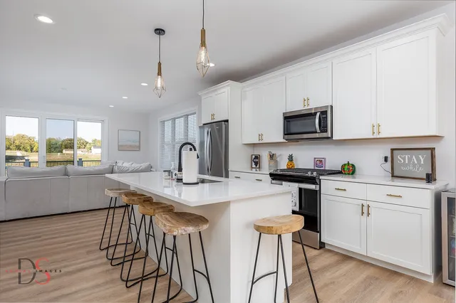 $599,000 | 40 Waterside Way, Ottawa, IL 61350