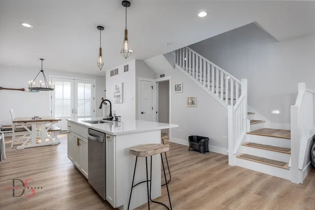 $599,000 | 40 Waterside Way, Ottawa, IL 61350