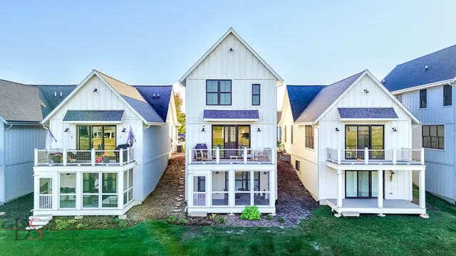 $599,000 | 40 Waterside Way, Ottawa, IL 61350
