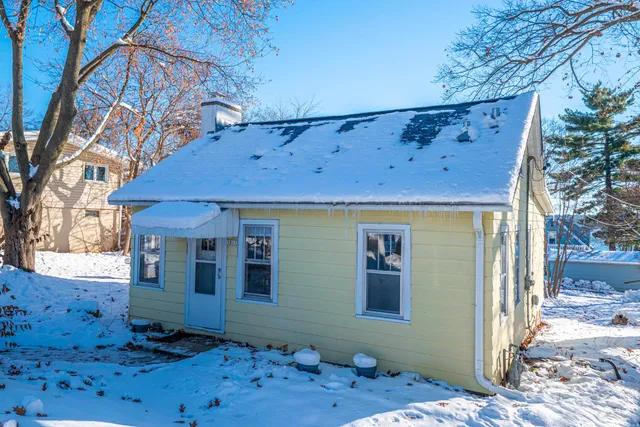 $350,000 | 5805 Roosevelt Street, Middleton, WI 53562