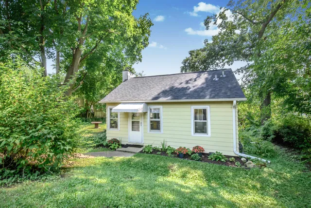 $350,000 | 5805 Roosevelt Street, Middleton, WI 53562