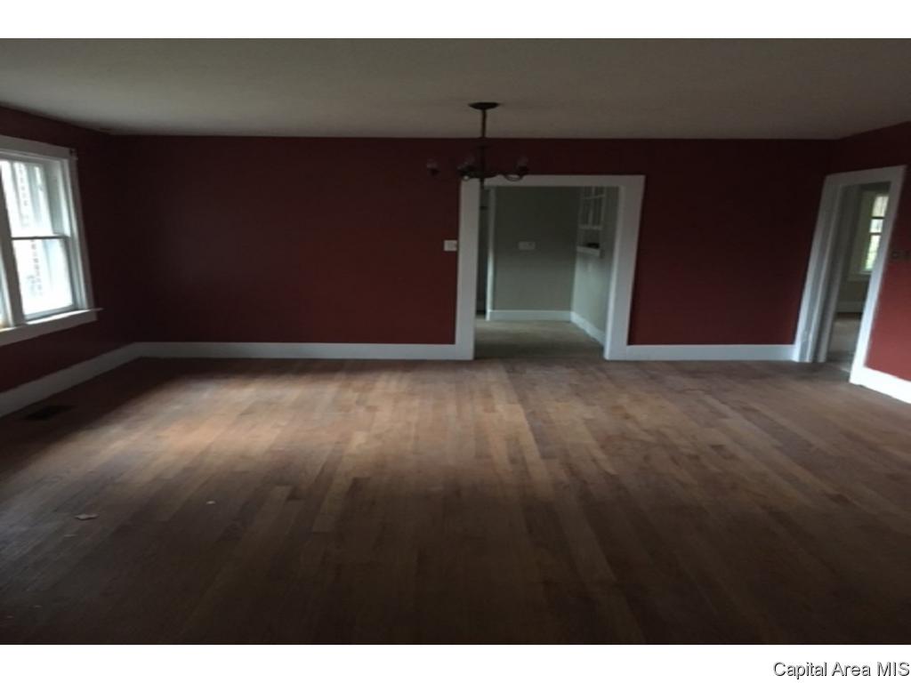 1921 Cardinal Drive Springfield, IL 62704 - Photo 6 of 11 Gallery Image 6