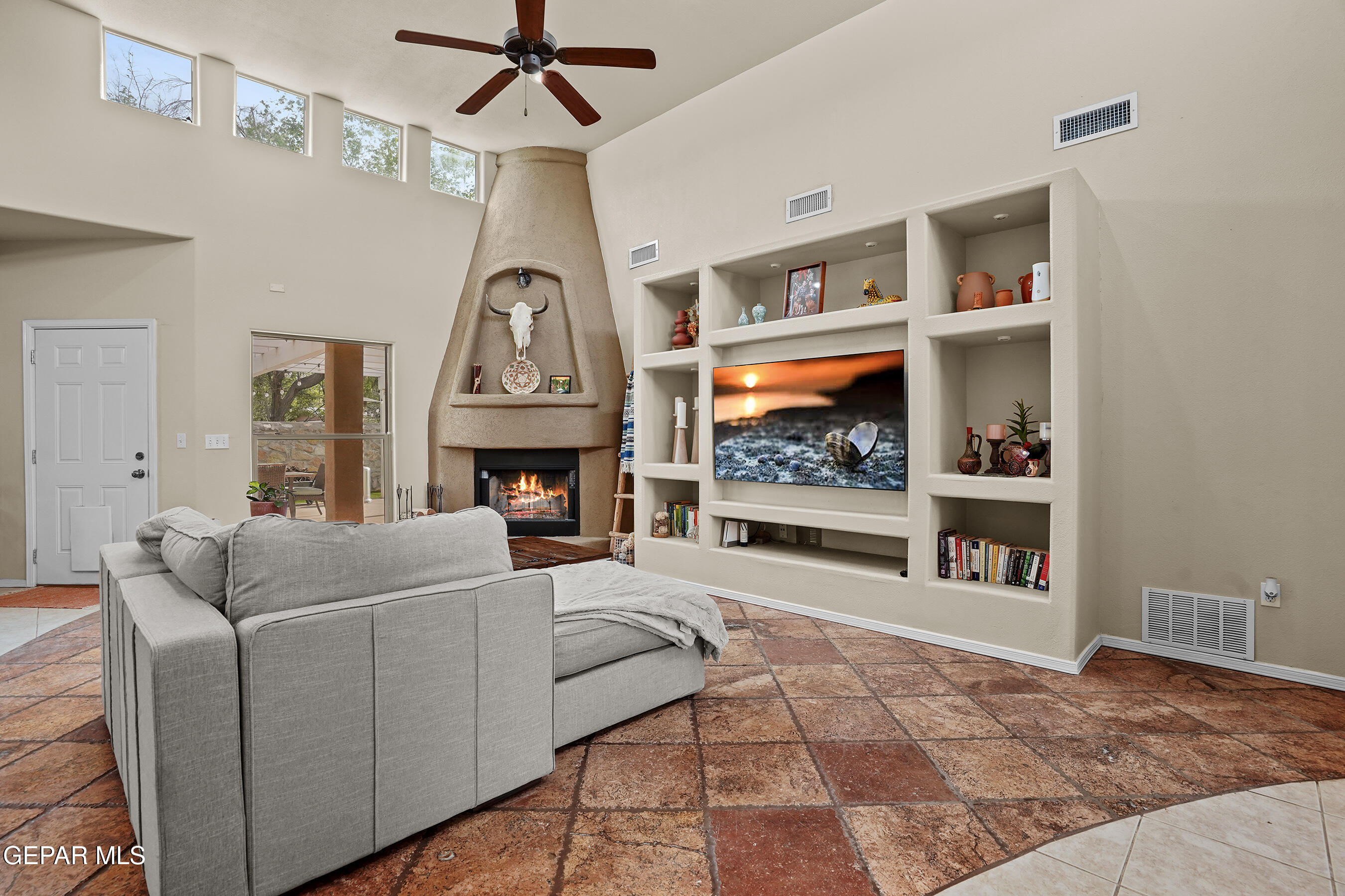 710 Mamie Road El Paso, TX 79932 - Photo 2 of 44 Open layout- Great room