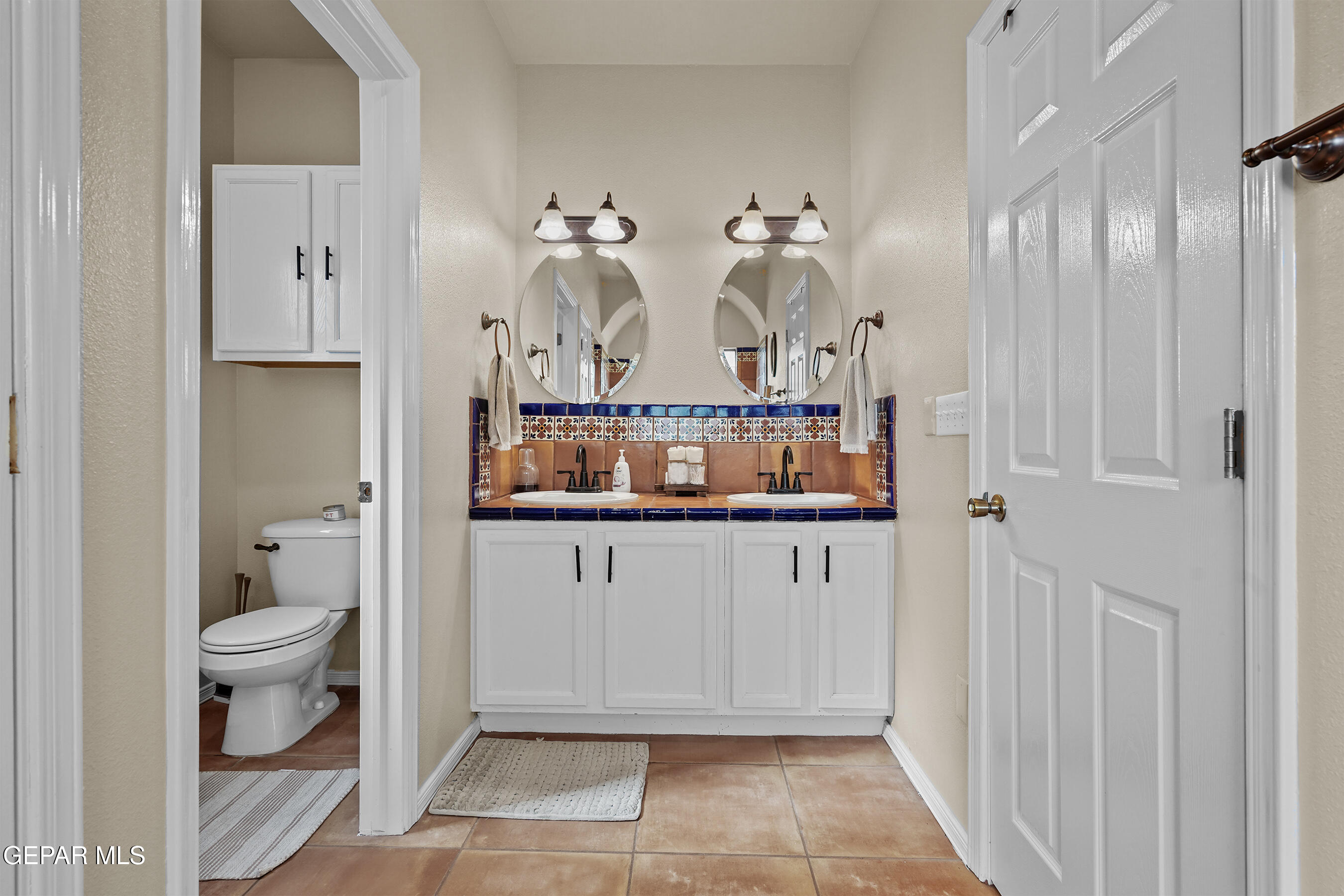 710 Mamie Road El Paso, TX 79932 - Photo 22 of 44 Dual Vanity Primary Bath Retreat