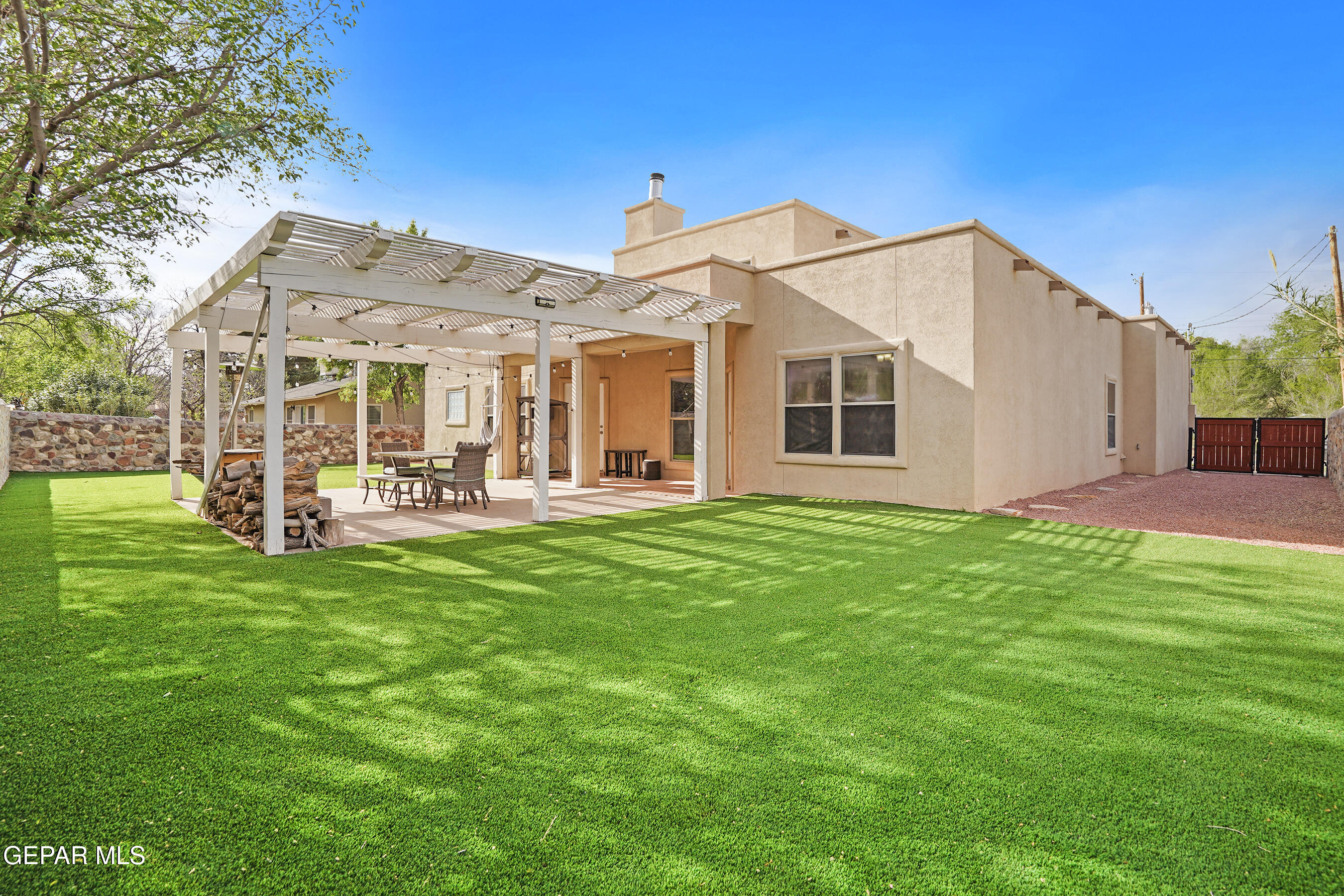 710 Mamie Road El Paso, TX 79932 - Photo 29 of 44 Oversized Pergola