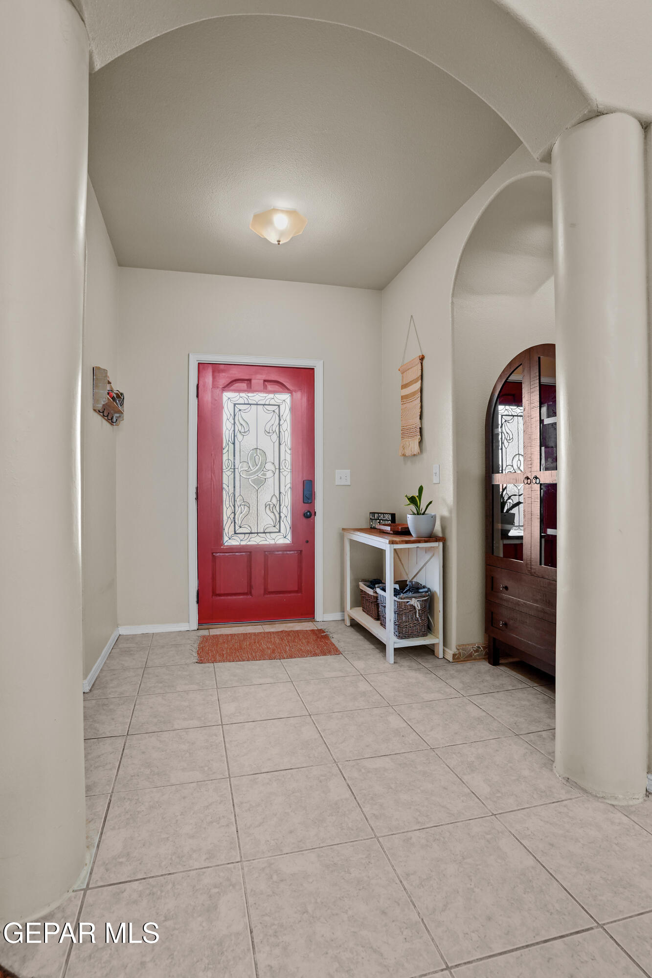 710 Mamie Road El Paso, TX 79932 - Photo 5 of 44 Bright & Welcoming Entryway
