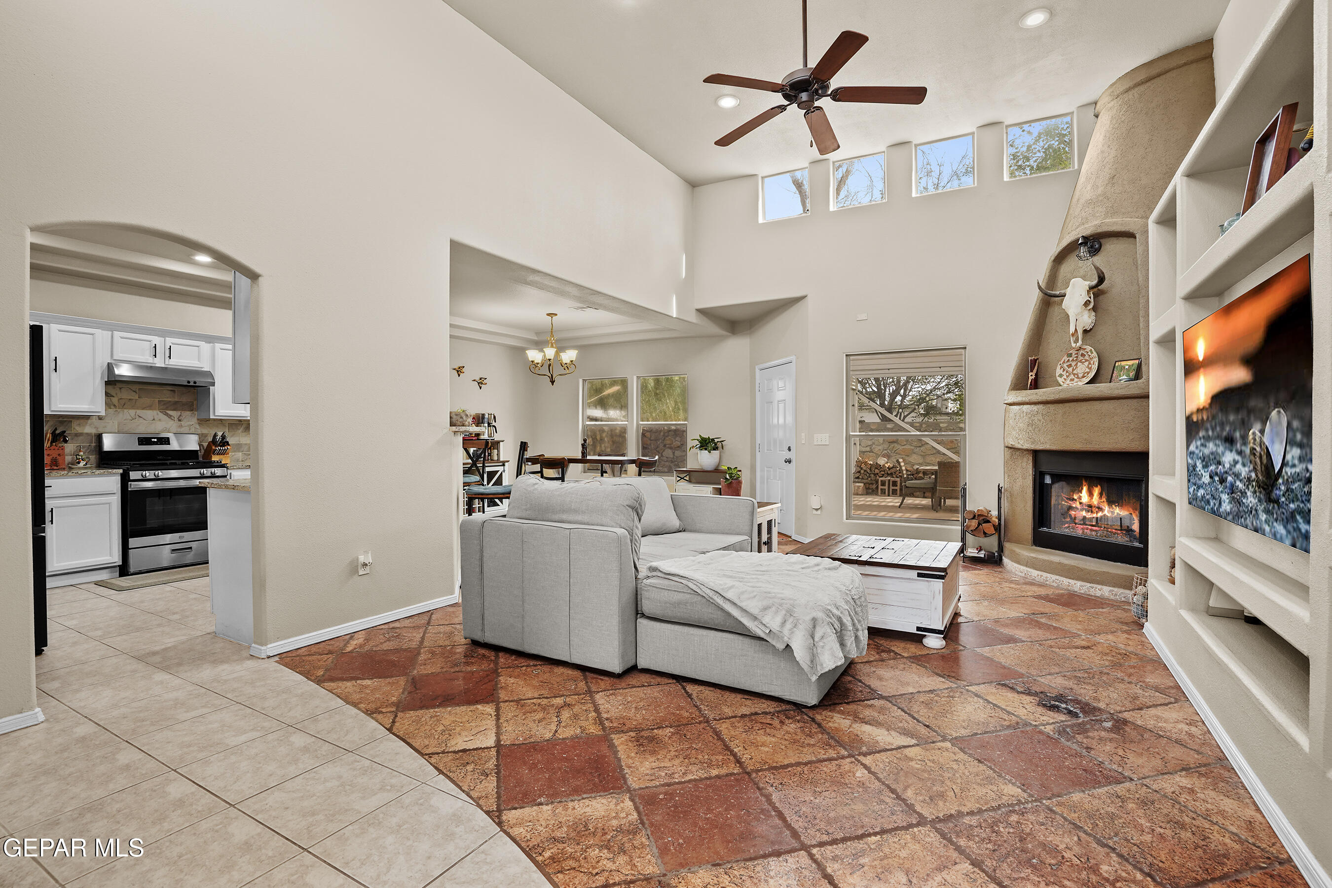 710 Mamie Road El Paso, TX 79932 - Photo 6 of 44 Great room