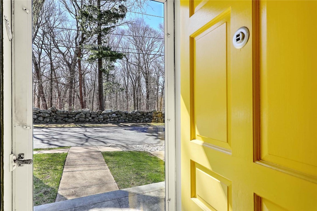 20 Alfred Stone Road Providence, RI 02906 - Photo 4 of 50