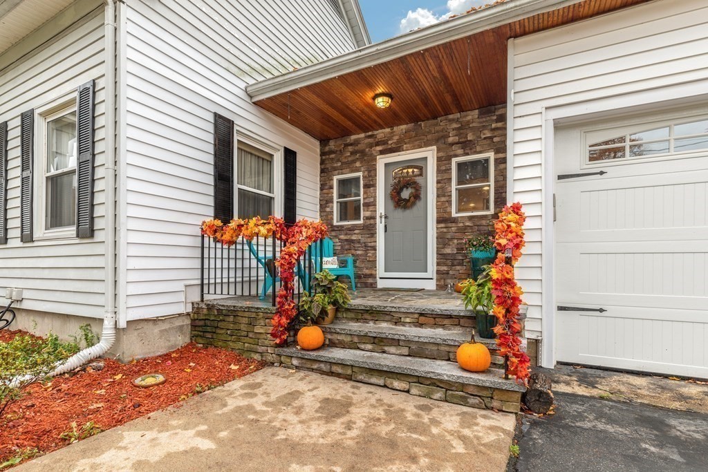 40 Rivercliff Road Lowell, MA 01852 - Photo 2 of 30 Gallery Image 2