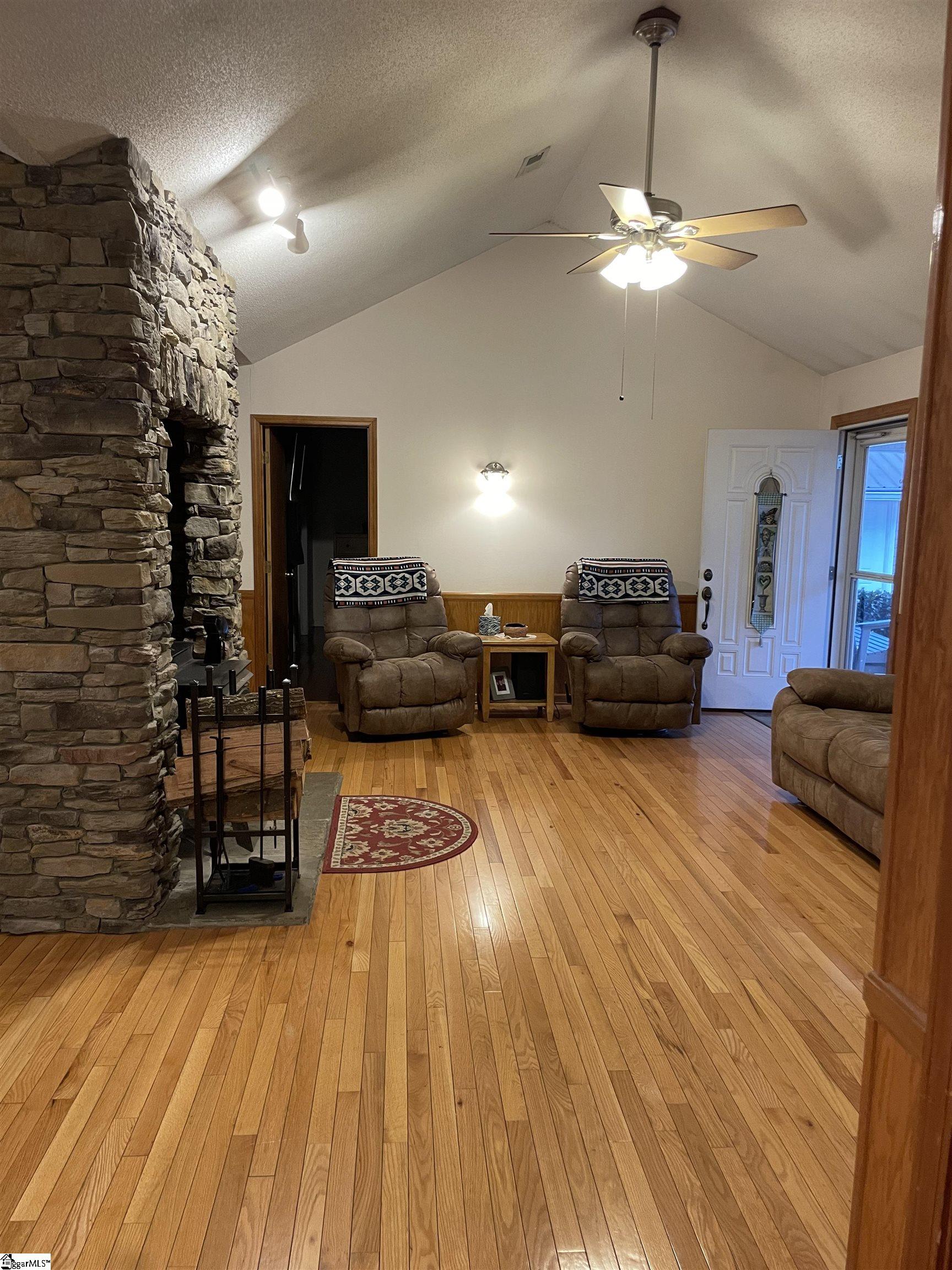 625 Christopher Lane Seneca, SC 29678 - Photo 12 of 28 Gallery Image 12