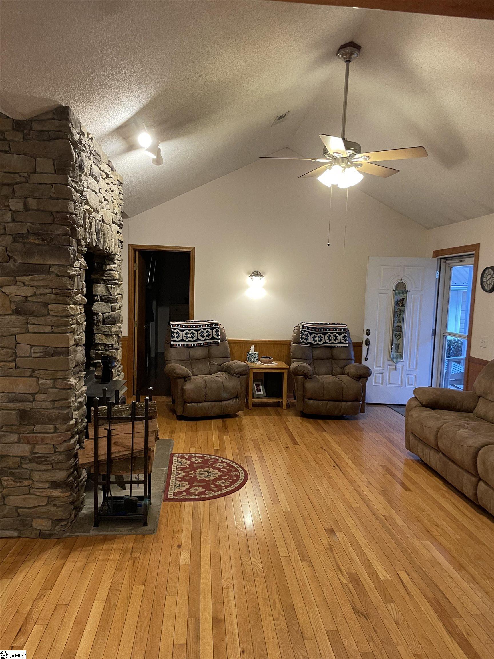 625 Christopher Lane Seneca, SC 29678 - Photo 13 of 28 Gallery Image 13