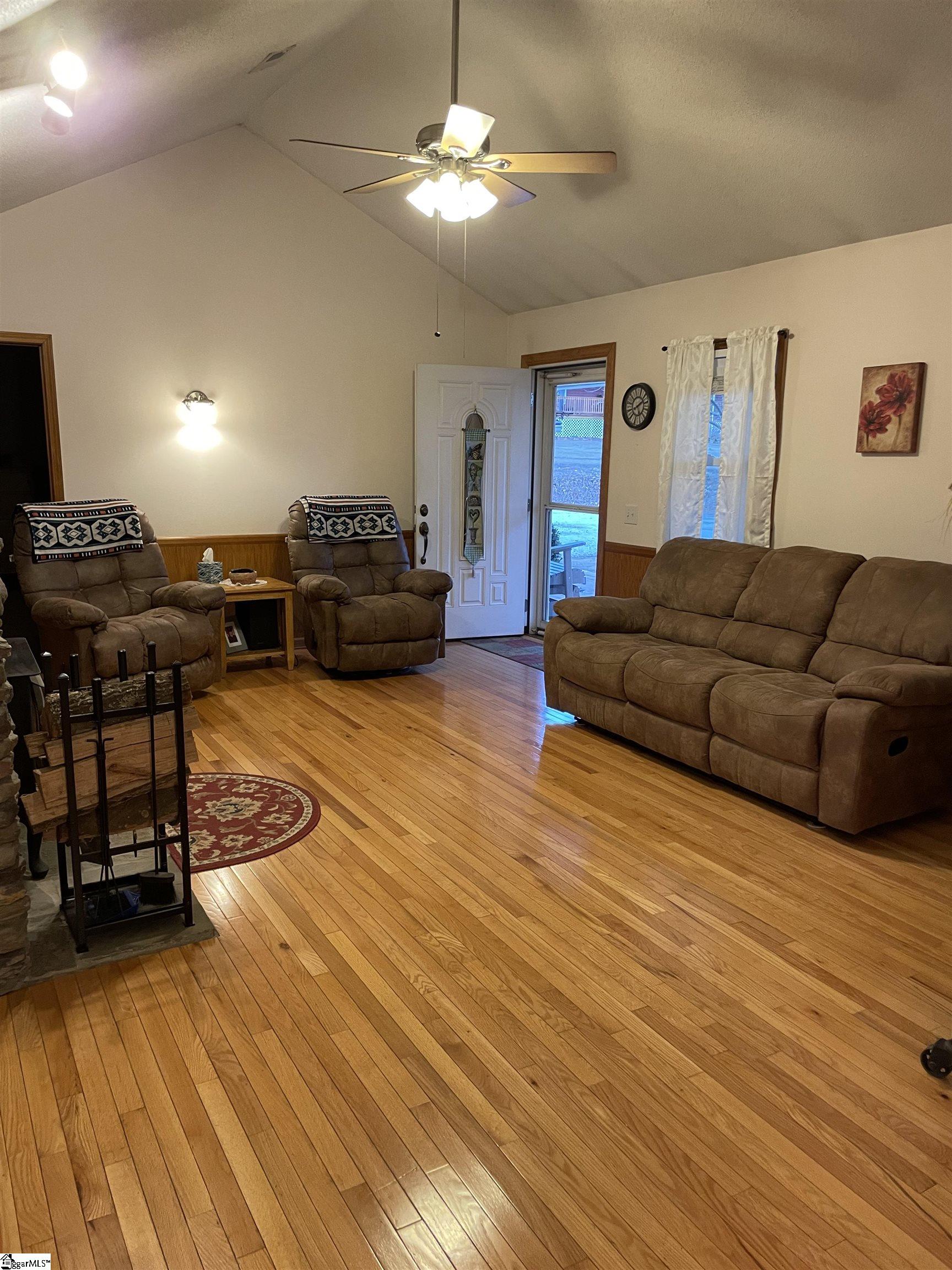 625 Christopher Lane Seneca, SC 29678 - Photo 14 of 28 Gallery Image 14