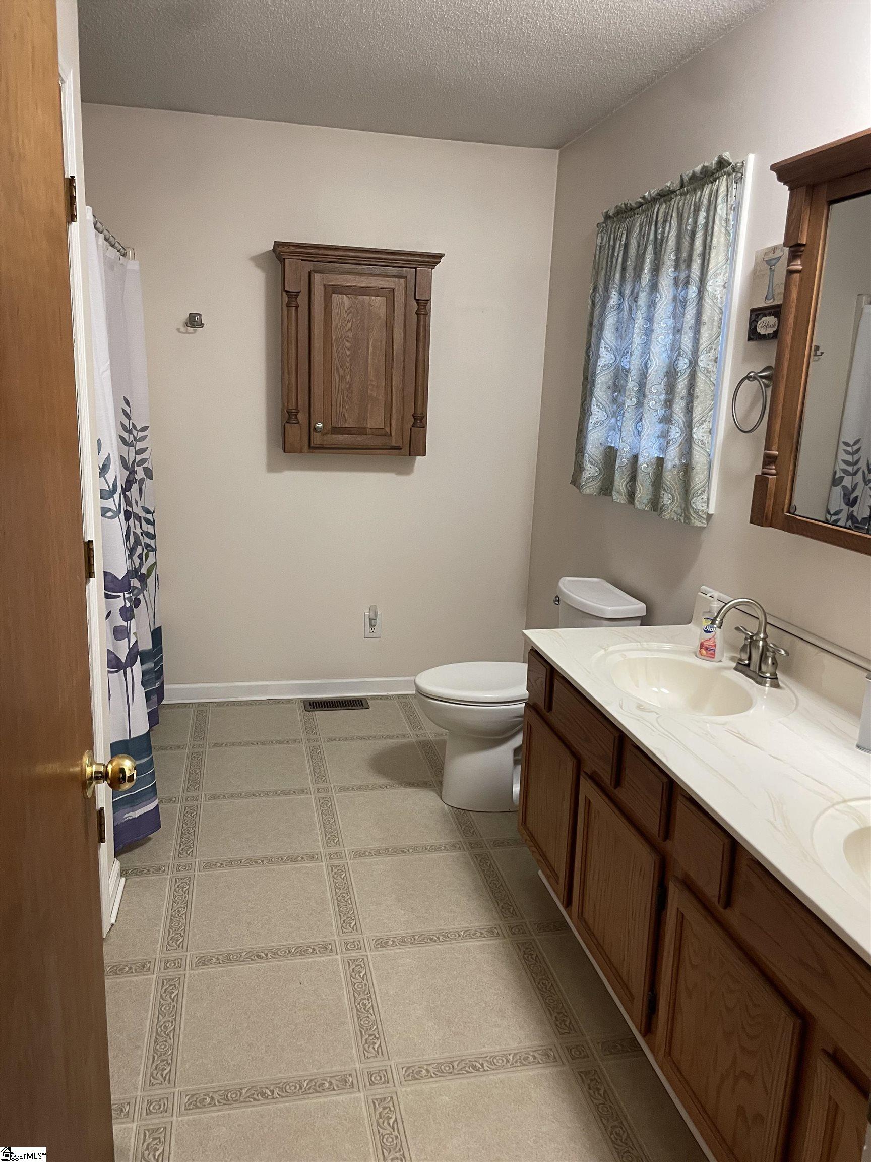 625 Christopher Lane Seneca, SC 29678 - Photo 16 of 28 Gallery Image 16