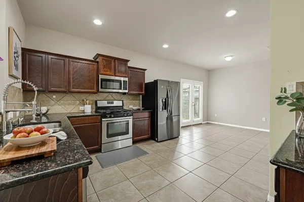 $2,200 | 1933 Howth Avenue, Houston, TX 77051