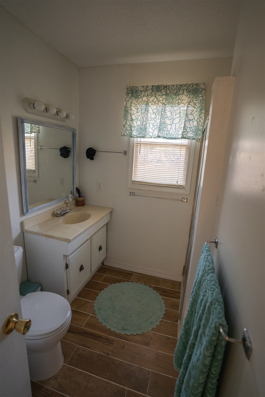 529 West 3rd Avenue Gulf Shores, AL 36542 - Photo 10 of 20 Bathroom