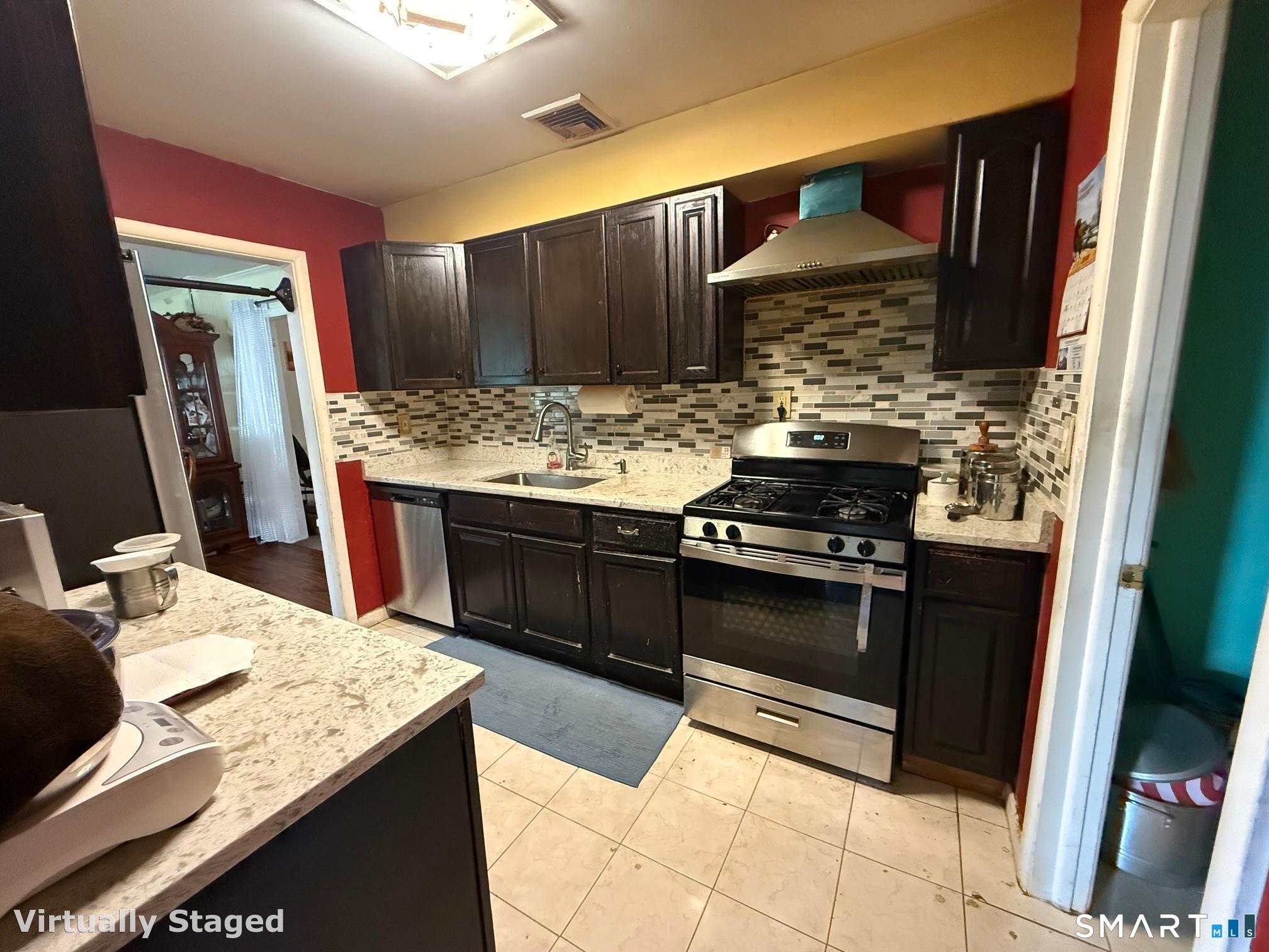 3395 Old Town Road Bridgeport, CT 06606 - Photo 4 of 13