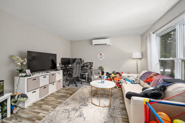 $725,000 | 32 David Lewis Road, Gilford, NH 03249