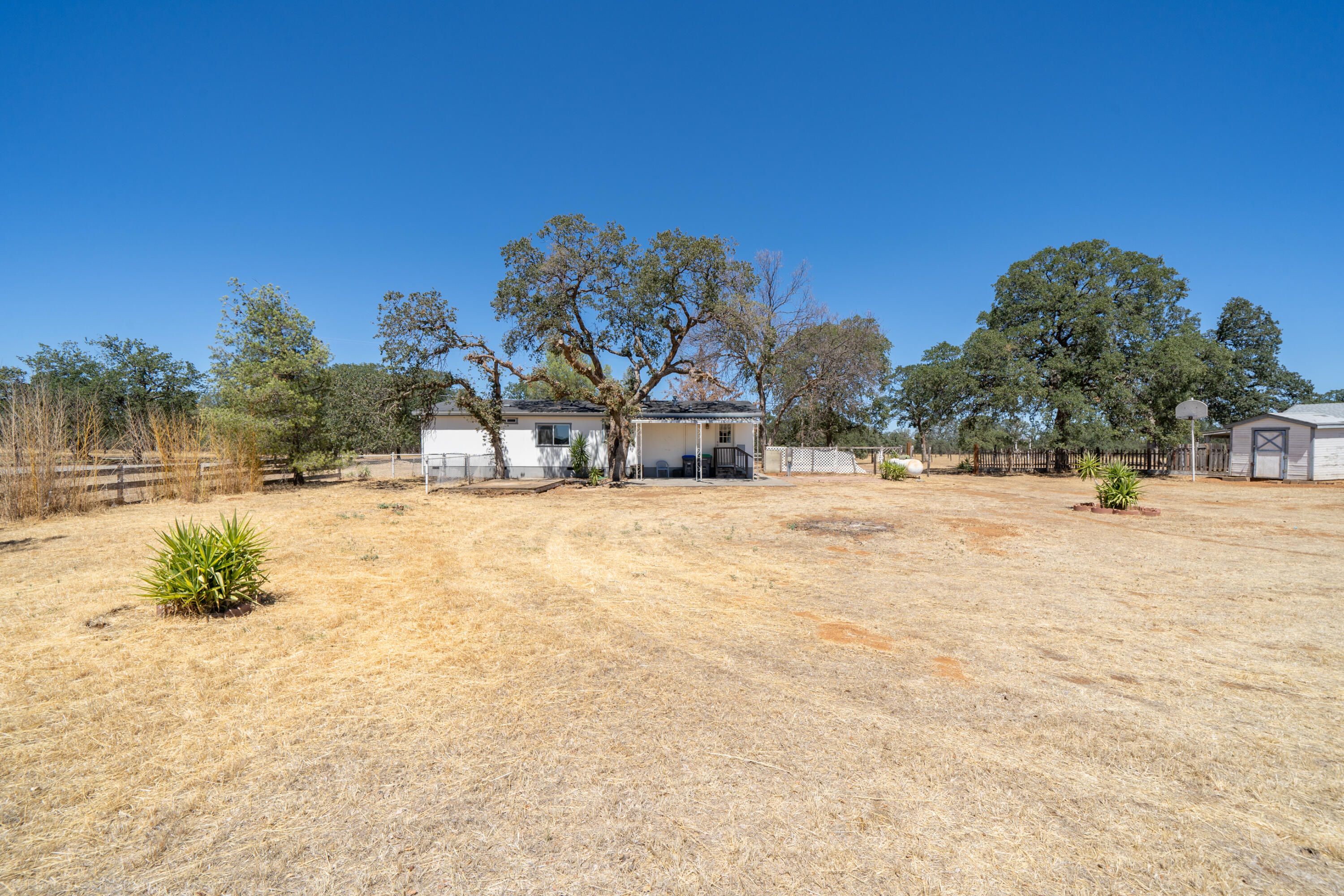 19035 Ridge Road Red Bluff, CA 96080 - Photo 38 of 74 a view of pool with a yard
