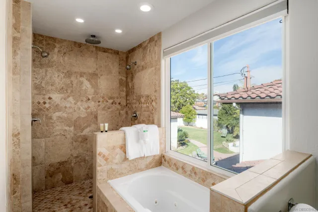 $3,600,000 | 1920 Beryl Street, San Diego, CA 92109