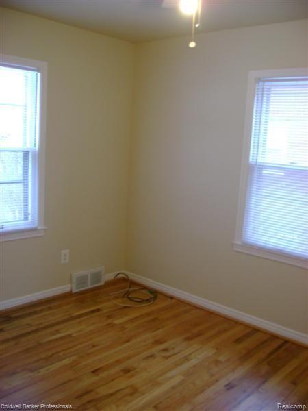 685 Vernier Road Grosse Pointe, MI 48236 - Photo 13 of 24 Third Bedroom