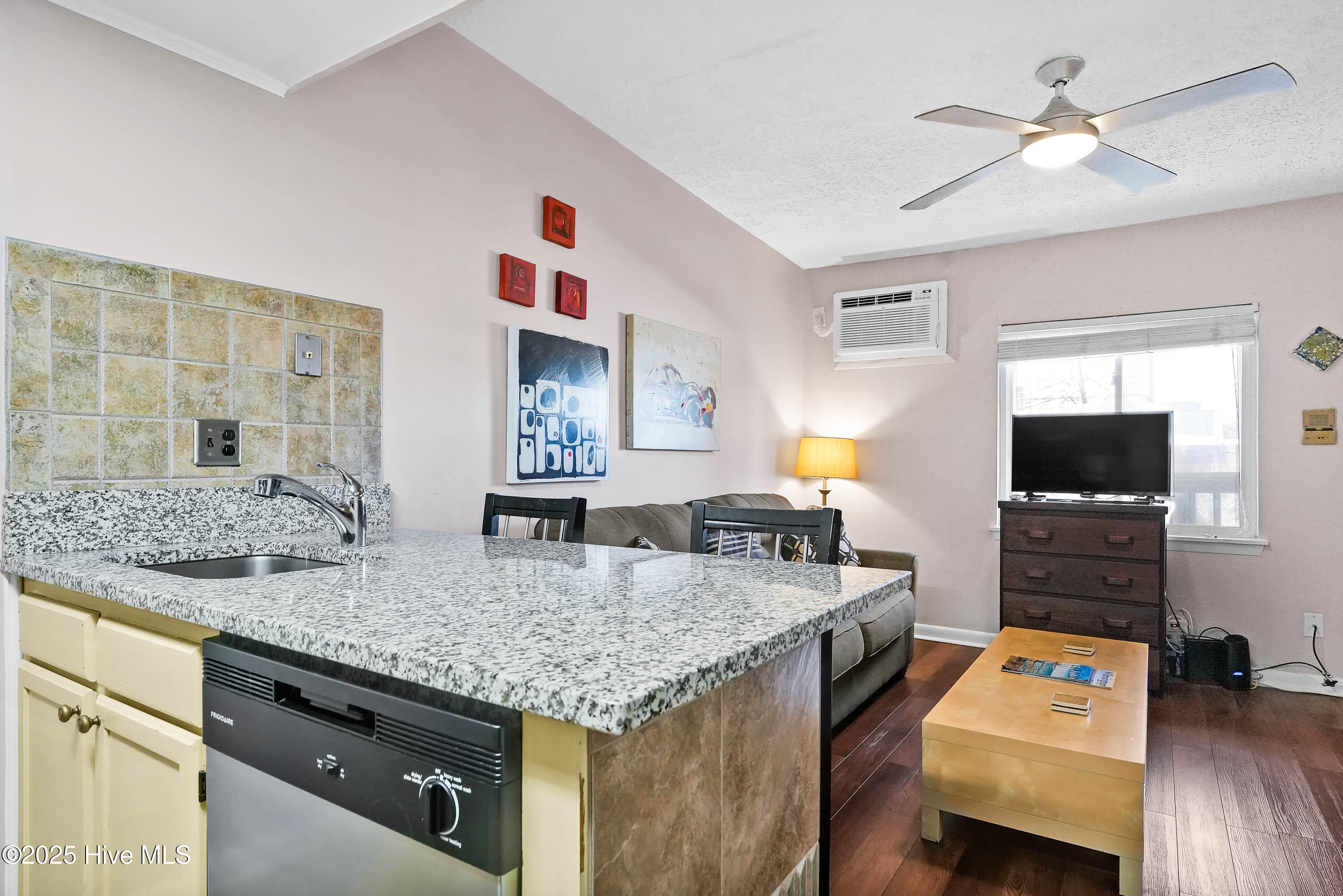 118 Dock Street, Unit 11 Wilmington, NC 28401 - Photo 22 of 41 118DockStreetUnit11-21