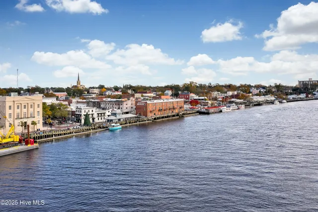 $257,900 | 118 Dock Street, Unit 11, Wilmington, NC 28401