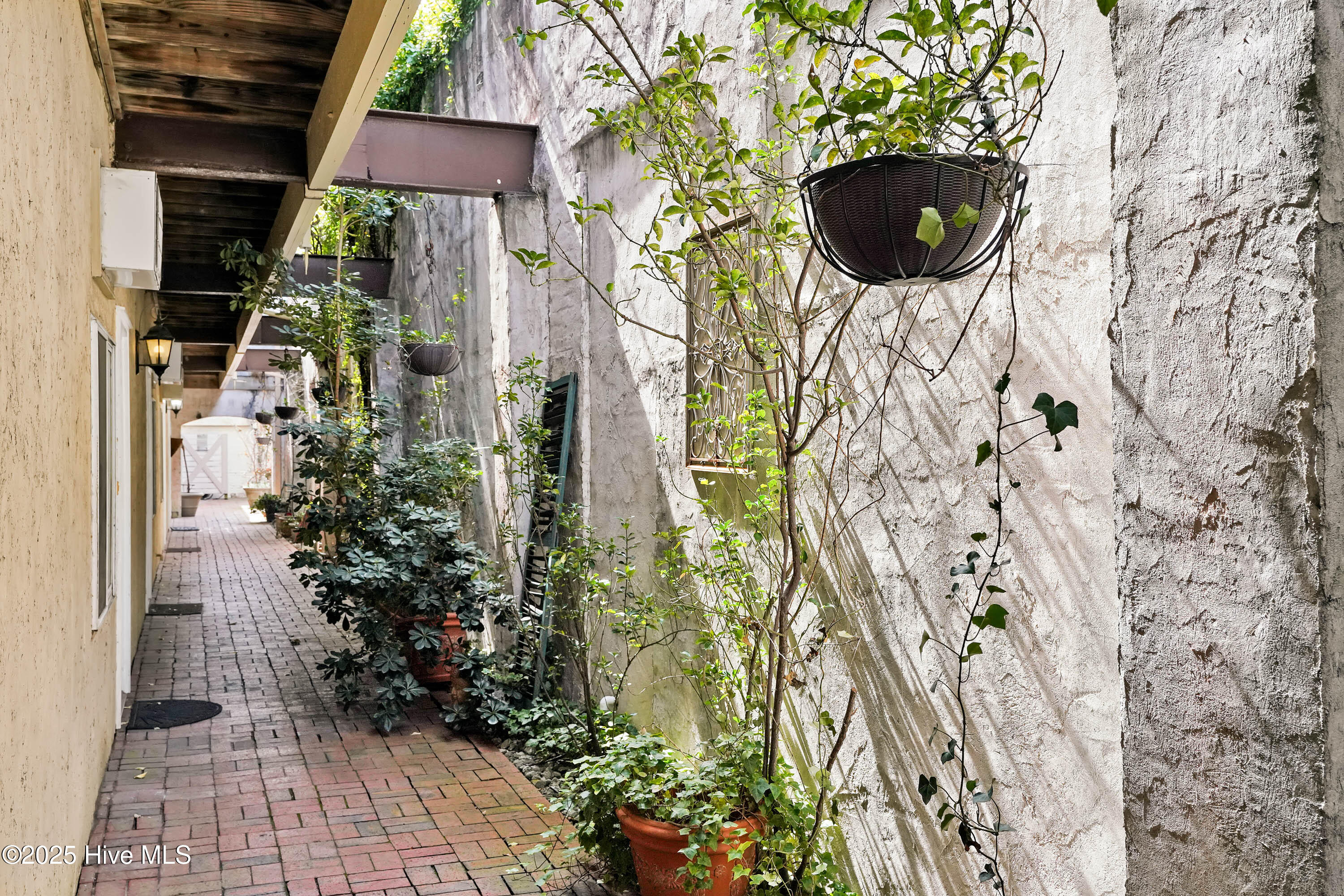 118 Dock Street, Unit 11 Wilmington, NC 28401 - Photo 7 of 41 118DockStreetUnit11-6