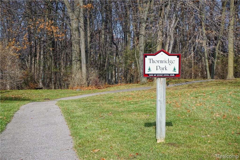 424 Ivy Wood Court Rochester Hills, MI 48307 - Photo 25 of 27