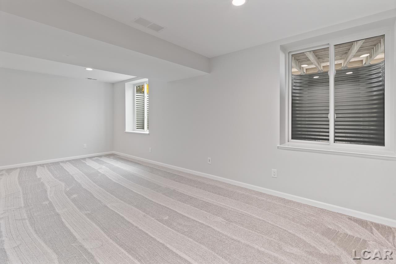 563 Ridge Lane Tecumseh, MI 49286 - Photo 35 of 38 50066988-34.JPG