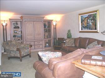 172 Stoneybrook Road Newtown, PA 18940 - Photo 4 of 6