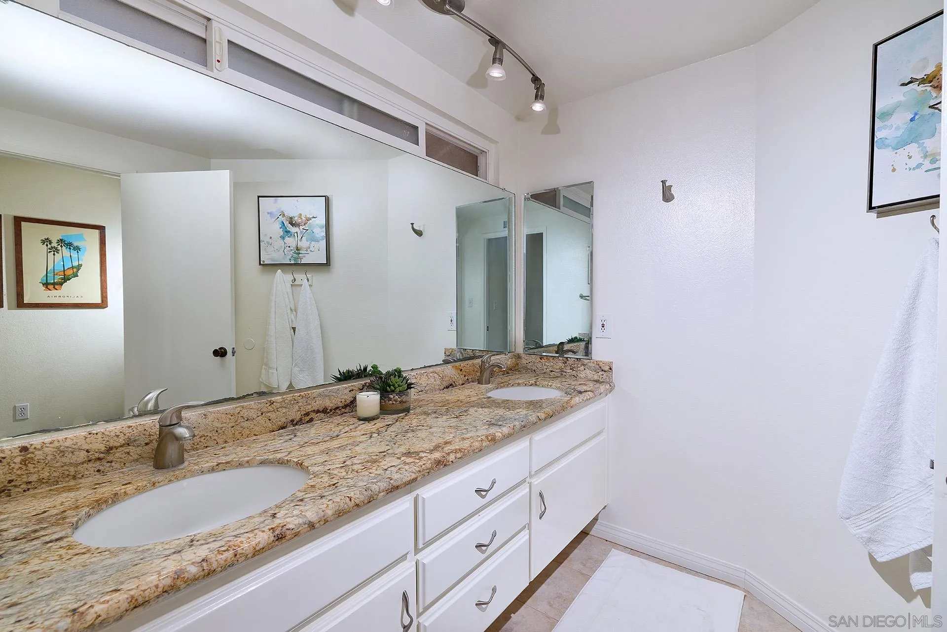 15019 Amso Street Poway, CA 92064 - Photo 16 of 36