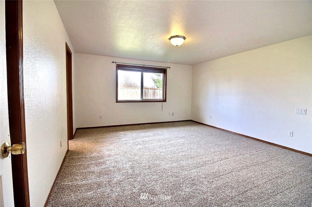 5917 Cherokee Loop Southeast Lacey, WA 98513 - Photo 18 of 25 Gallery Image 18