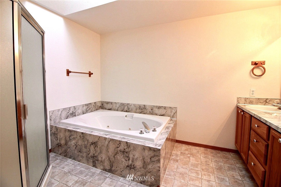 5917 Cherokee Loop Southeast Lacey, WA 98513 - Photo 19 of 25 Gallery Image 19