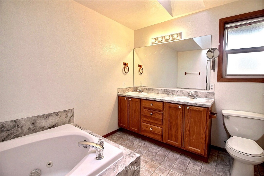 5917 Cherokee Loop Southeast Lacey, WA 98513 - Photo 20 of 25 Gallery Image 20